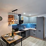 Apartment Metis *