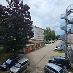 Metis Apartment *